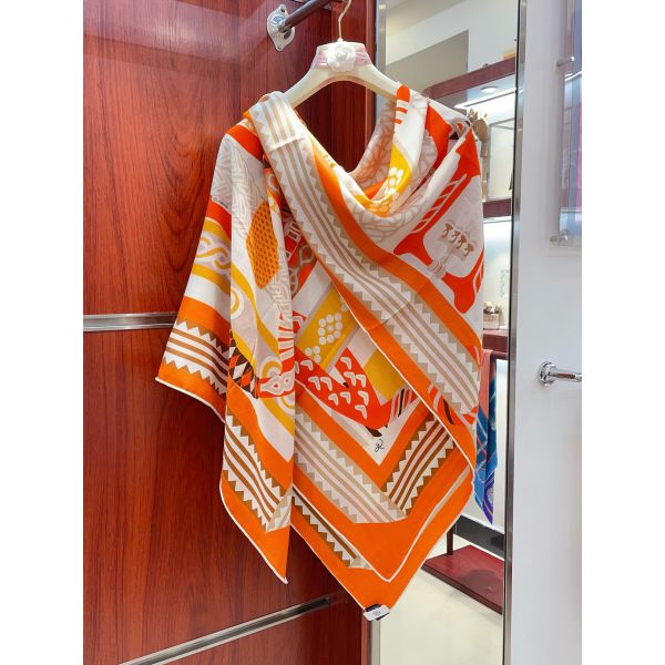 HERM Orange Fantaisie d'Etriers Shawl 140