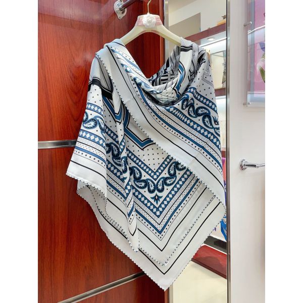 HERM Grey Les Roues de Phaeton Bandana Shawl 140