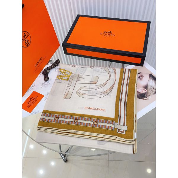 HERM Naturel Lettres Equestres Shawl 140