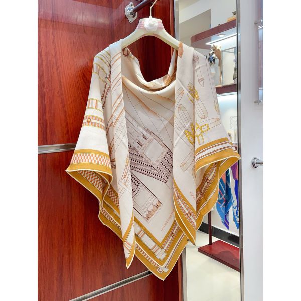 HERM Naturel Lettres Equestres Shawl 140