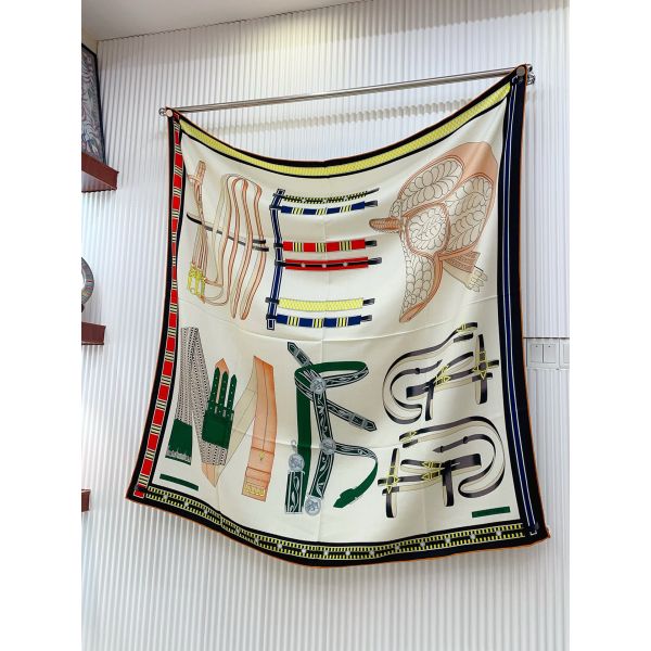 HERM Blanc Lettres Equestres Shawl 140