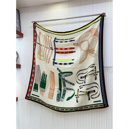 HERM Blanc Lettres Equestres Shawl 140