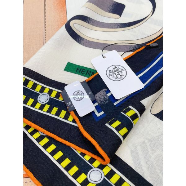 HERM Blanc Lettres Equestres Shawl 140