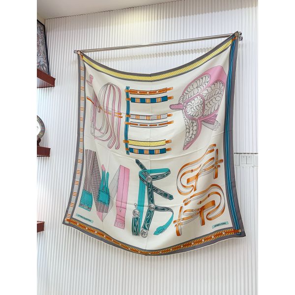 HERM Gris Chine Lettres Equestres Shawl 140