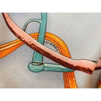 HERM Beige Projets Carres Shawl 140