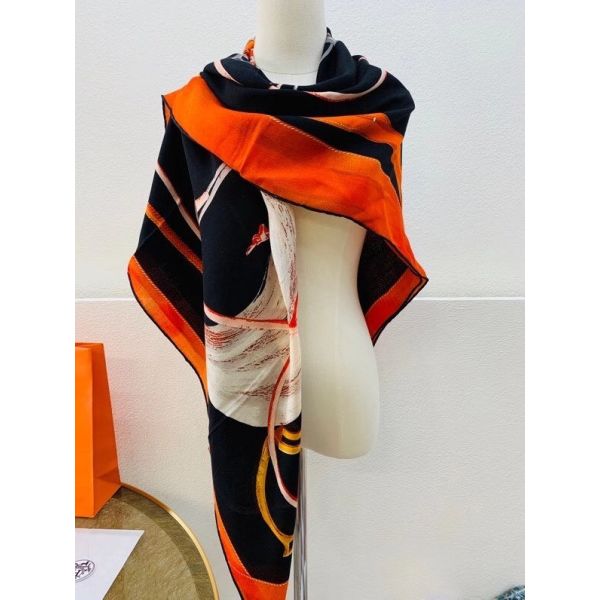 HERM Black Projets Carres Shawl 140