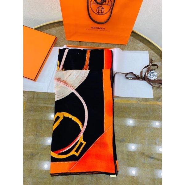 HERM Black Projets Carres Shawl 140