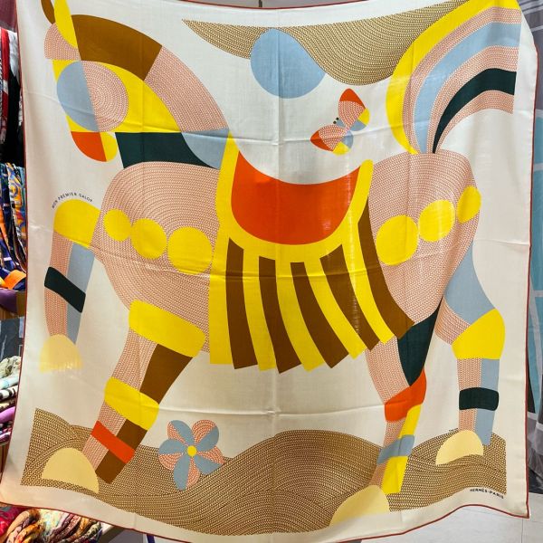 HERM Beige Mon Premier Galop Shawl 140