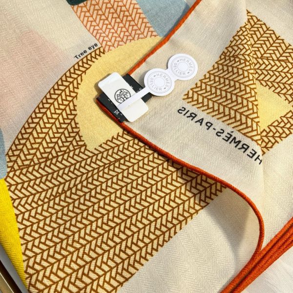 HERM Beige Mon Premier Galop Shawl 140