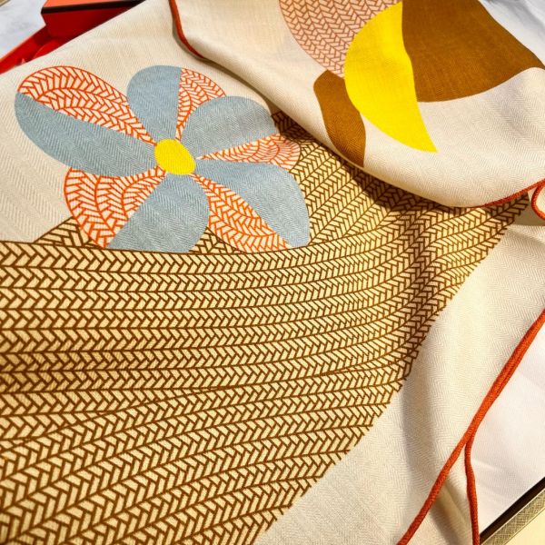 HERM Beige Mon Premier Galop Shawl 140