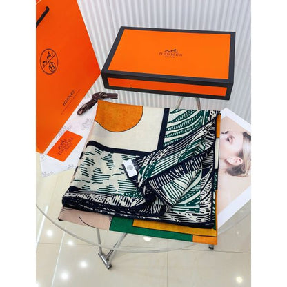 HERM Green Cavalier en Formes Shawl 140