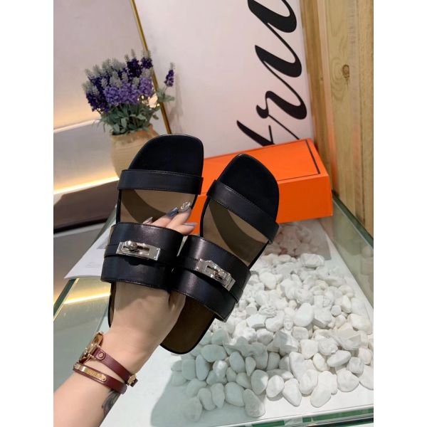 HERM Avenue Sandals In Black Calfskin