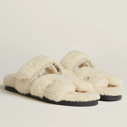 HERM Women's Chypre Sandals In Off White Shearling