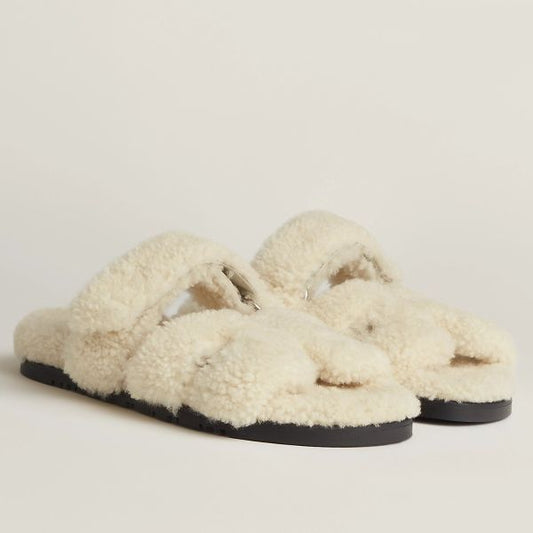 HERM Women's Chypre Sandals In Off White Shearling