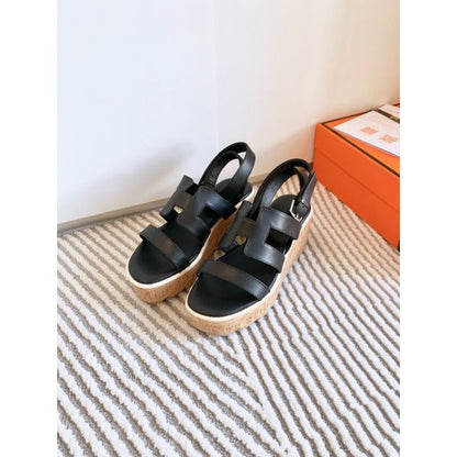 HERM Havane 30 Sandals in Black Calfskin Leather