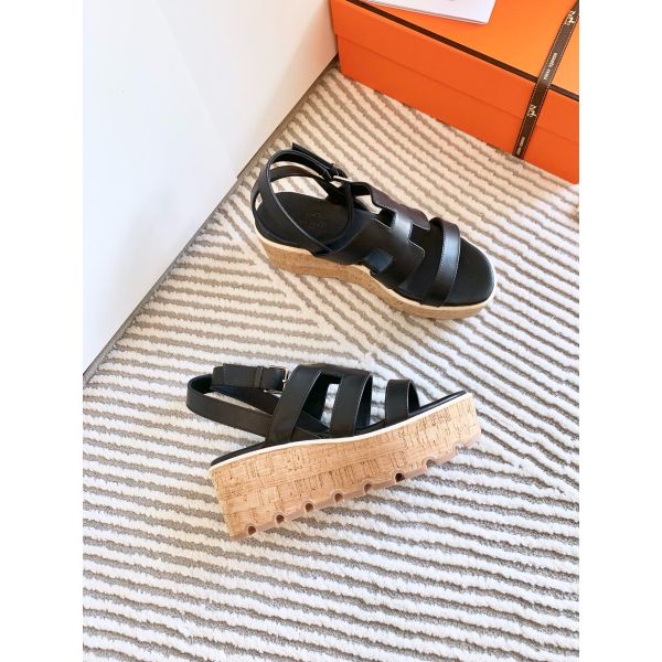 HERM Havane 30 Sandals in Black Calfskin Leather