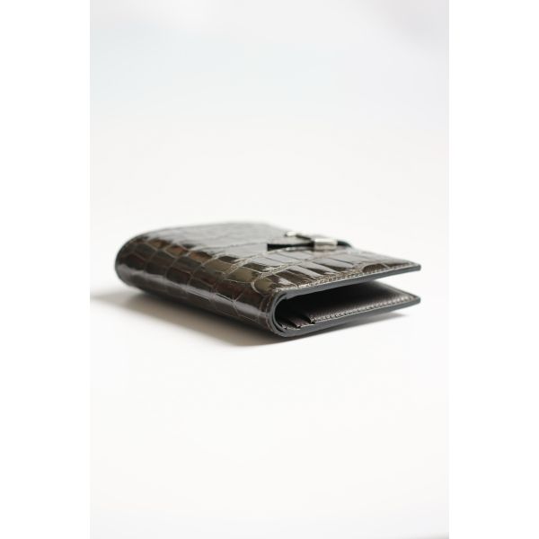 HERM Bearn Compact Wallet in Graphite Shiny Alligator Leather