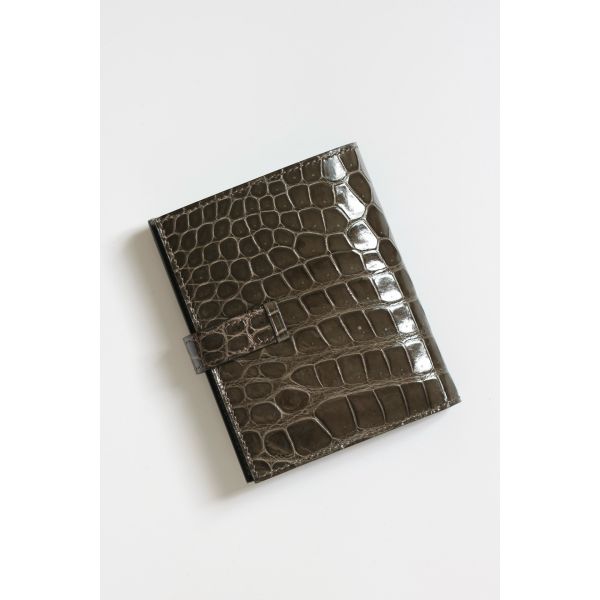 HERM Bearn Compact Wallet in Graphite Shiny Alligator Leather