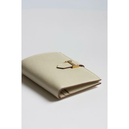HERM Bearn Compact Handmade Wallet in Craie Chevre Mysore Goatskin