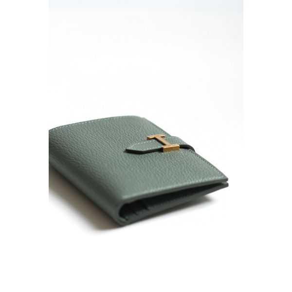 HERM Bearn Compact Handmade Wallet in Vert Amande Chevre Mysore Goatskin