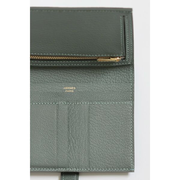 HERM Bearn Compact Handmade Wallet in Vert Amande Chevre Mysore Goatskin