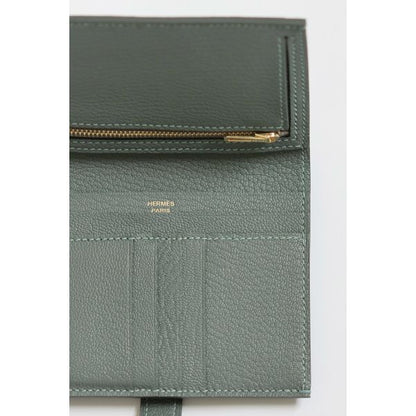 HERM Bearn Compact Handmade Wallet in Vert Amande Chevre Mysore Goatskin