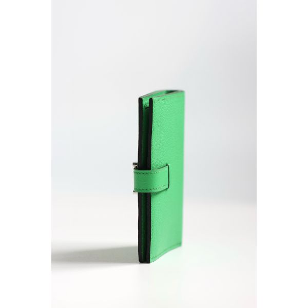 HERM Bearn Compact Handmade Wallet in Vert Comics Chevre Mysore Goatskin