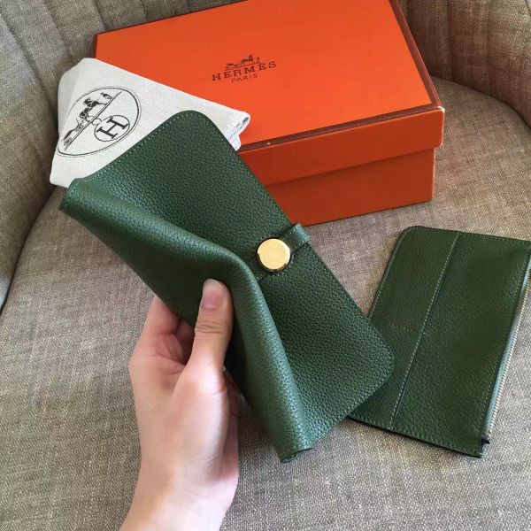 HERM Dogon Duo Wallet In Green Clemence Leather
