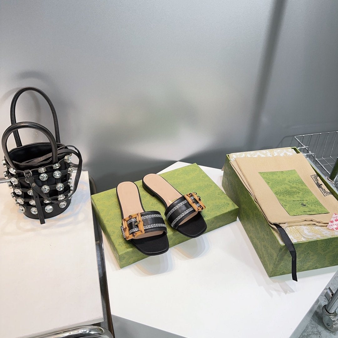 GG BAMBOO BUCKLE FLAT SANDALS BLACK