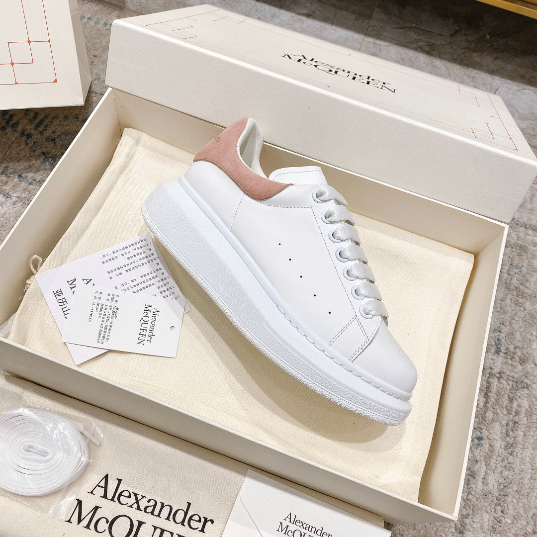 Sneakers & Shoes