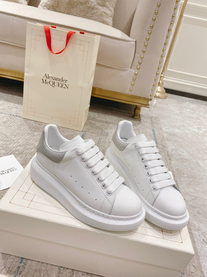 Sneakers & Shoes