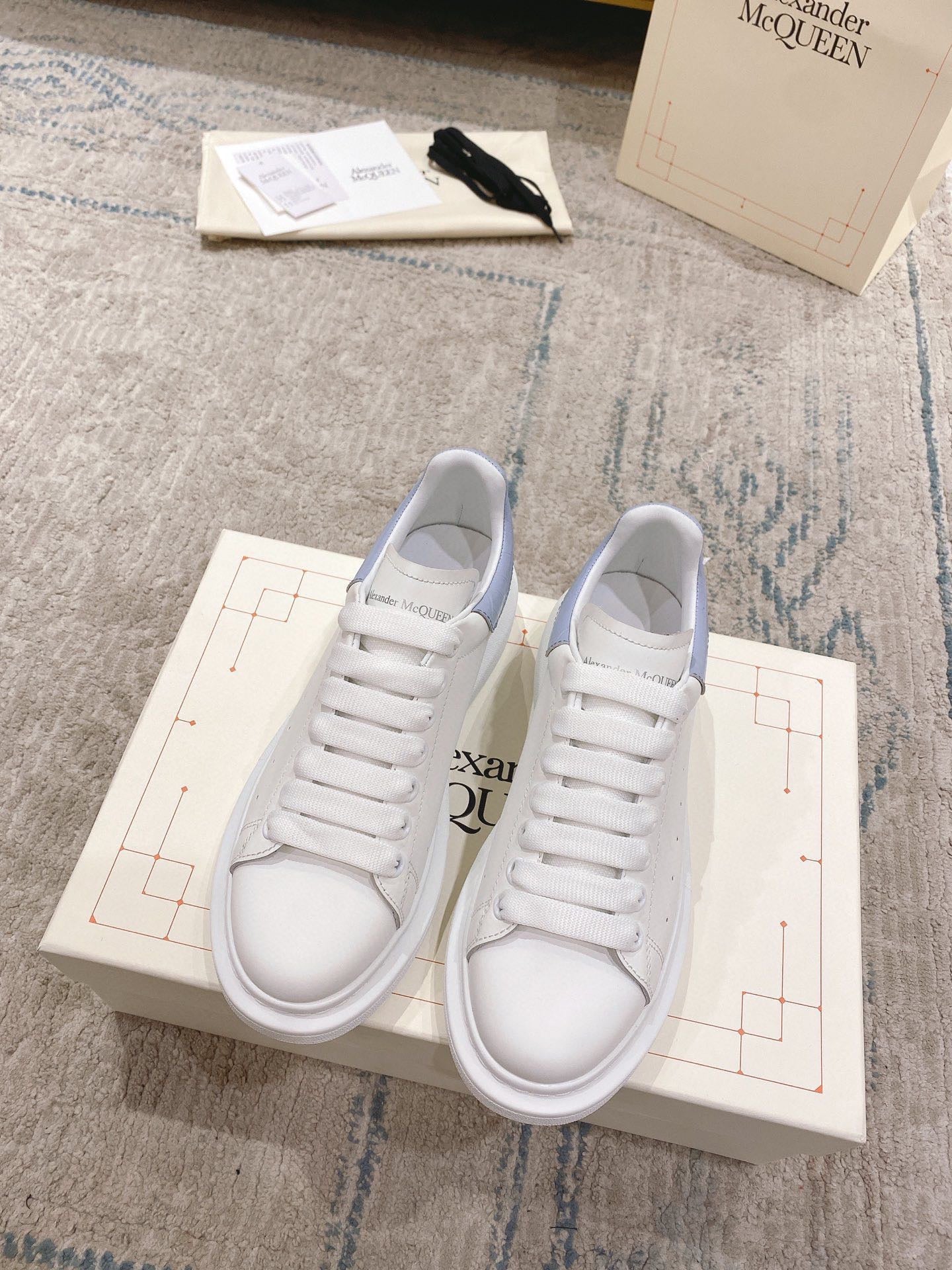 Sneakers & Shoes