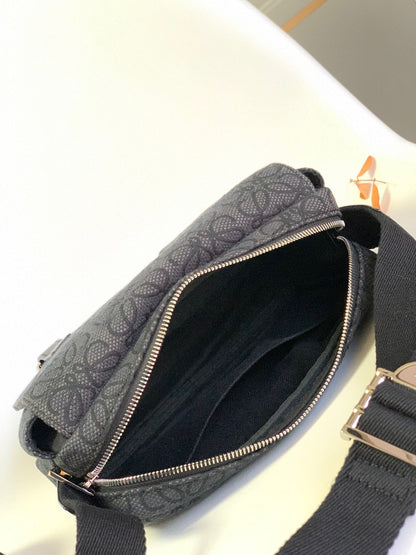 LO Messenger Bag