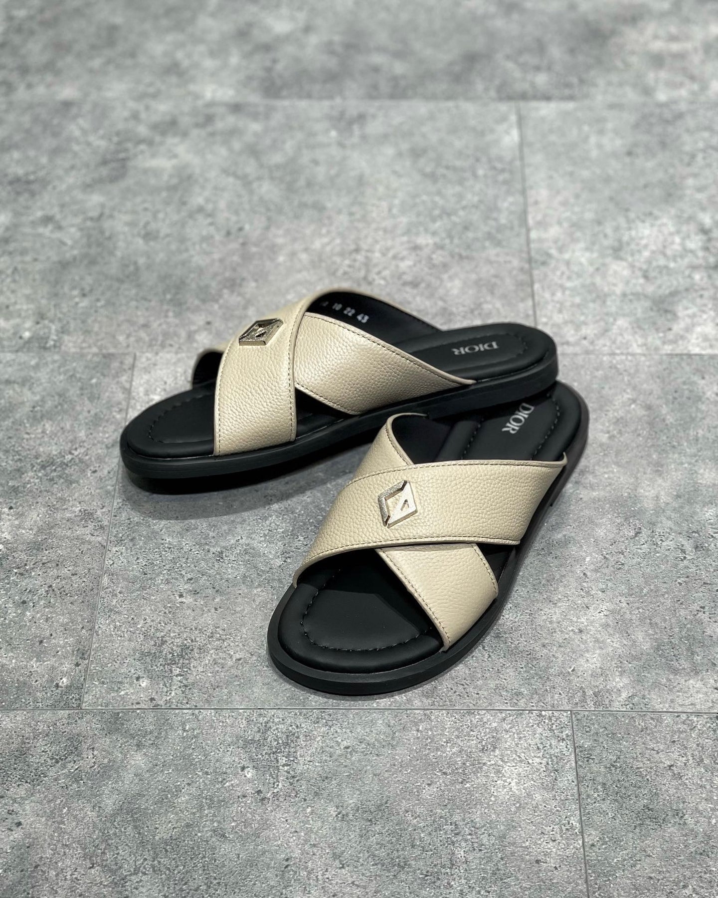 DIO Sandal