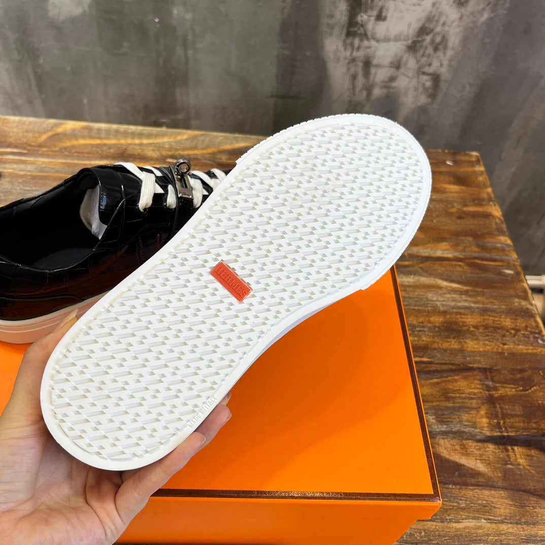 HERM Sneakers