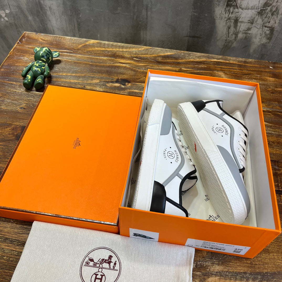HERM Sneakers