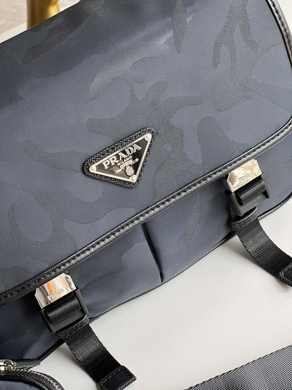 PRA Messenger Bag