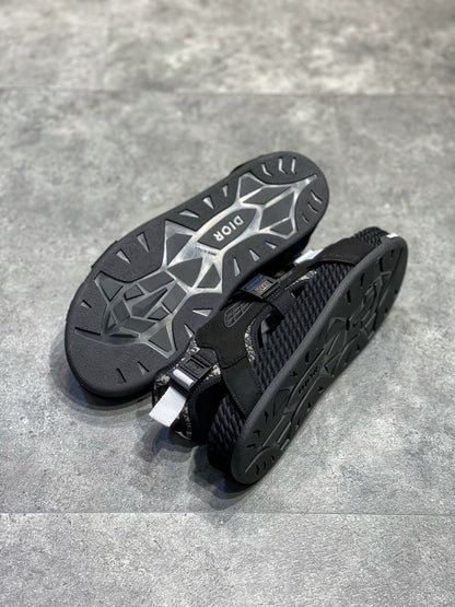 DIO Sandal