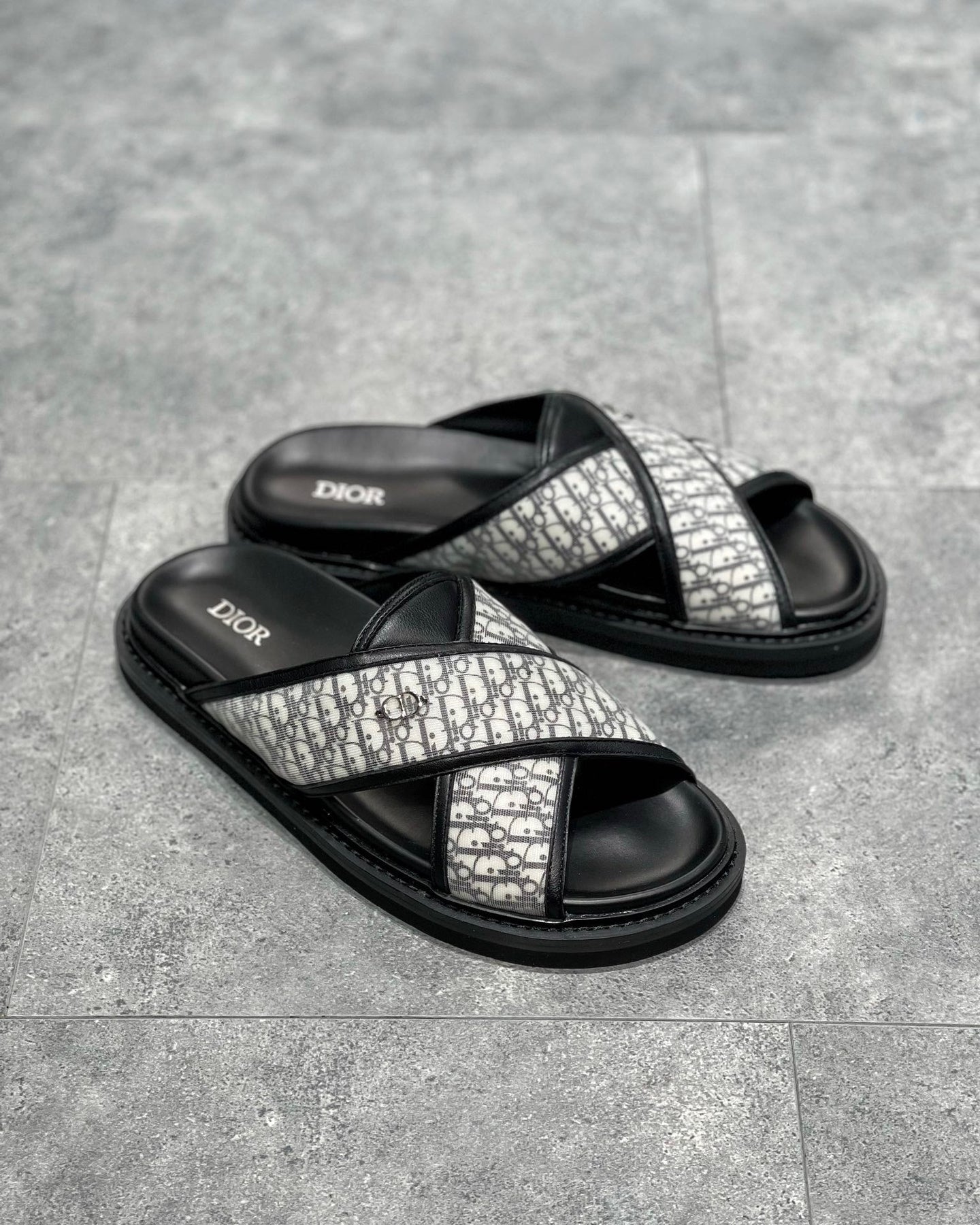 DIO Sandal