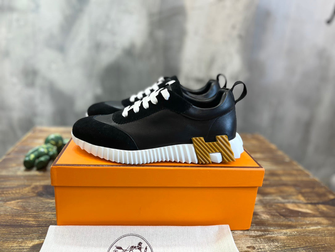 HERM Sneakers