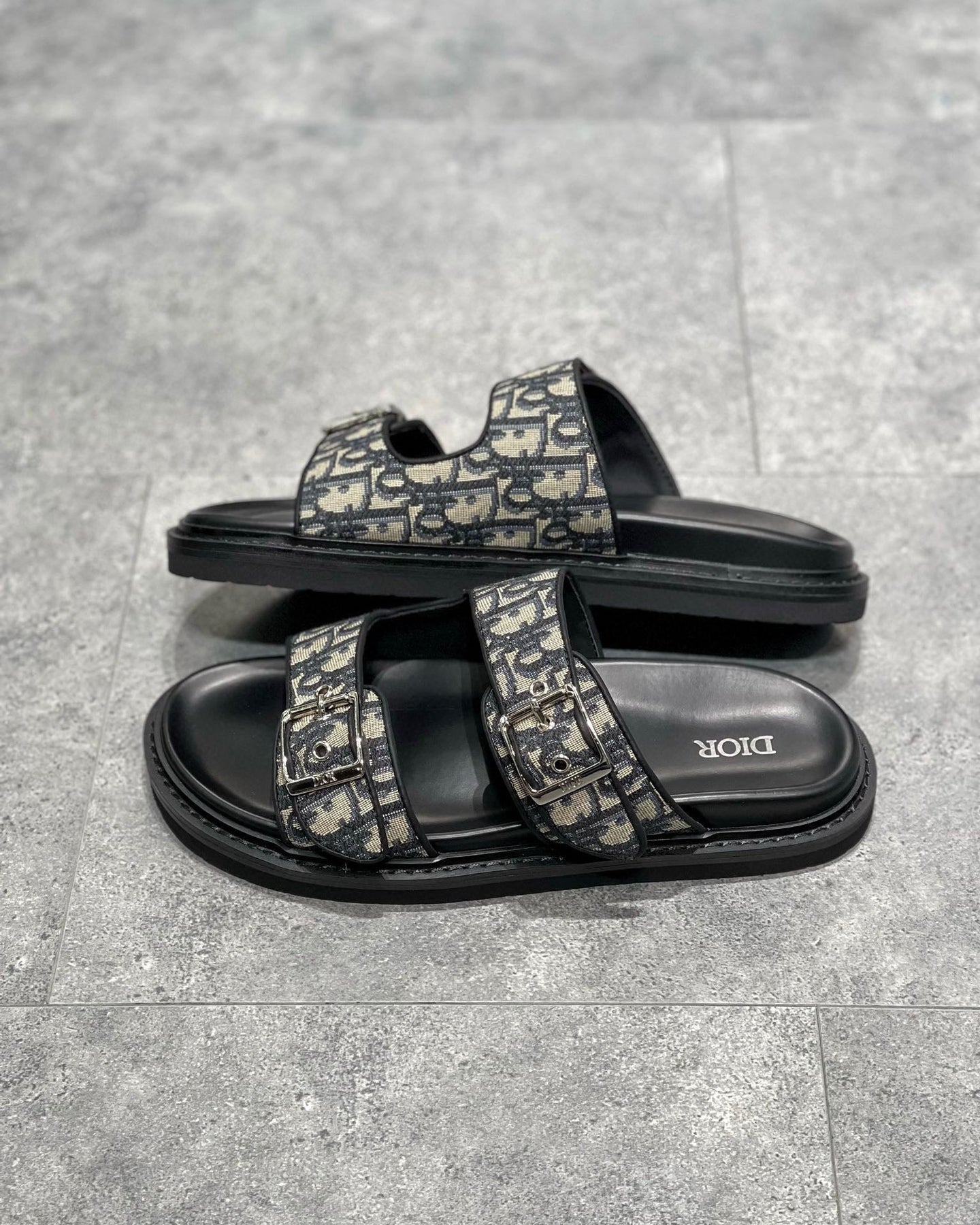 DIO Sandal