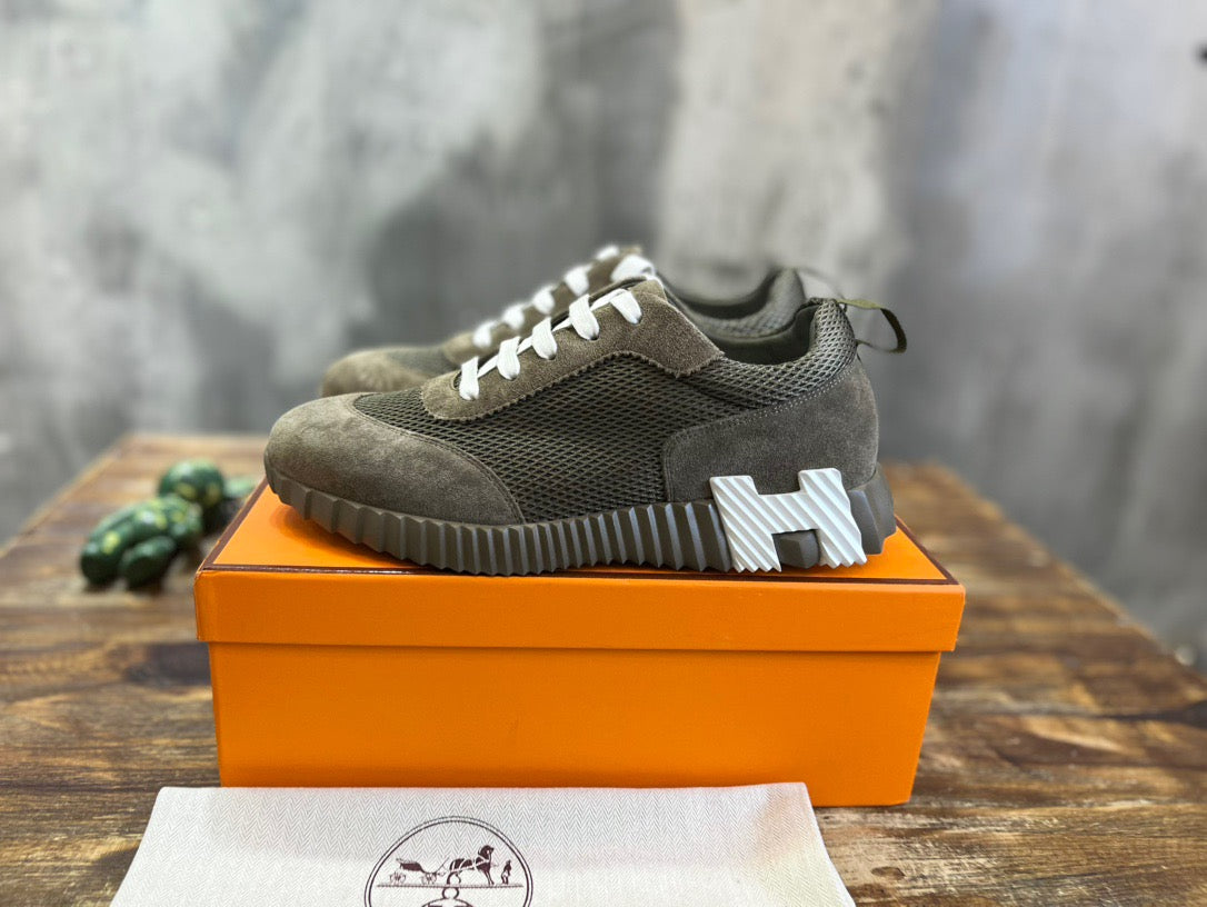 HERM Sneakers
