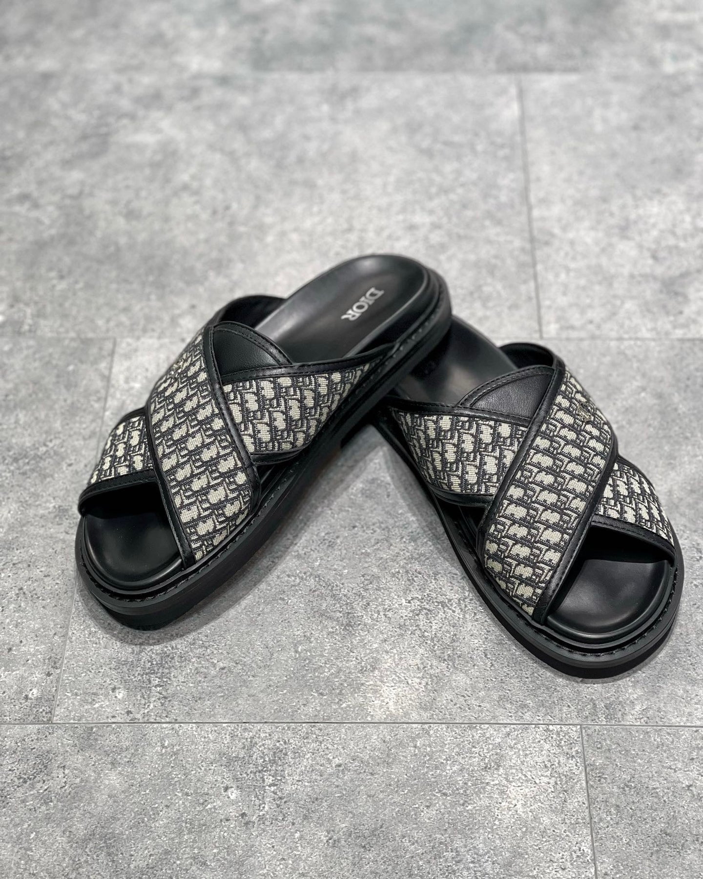 DIO Sandal