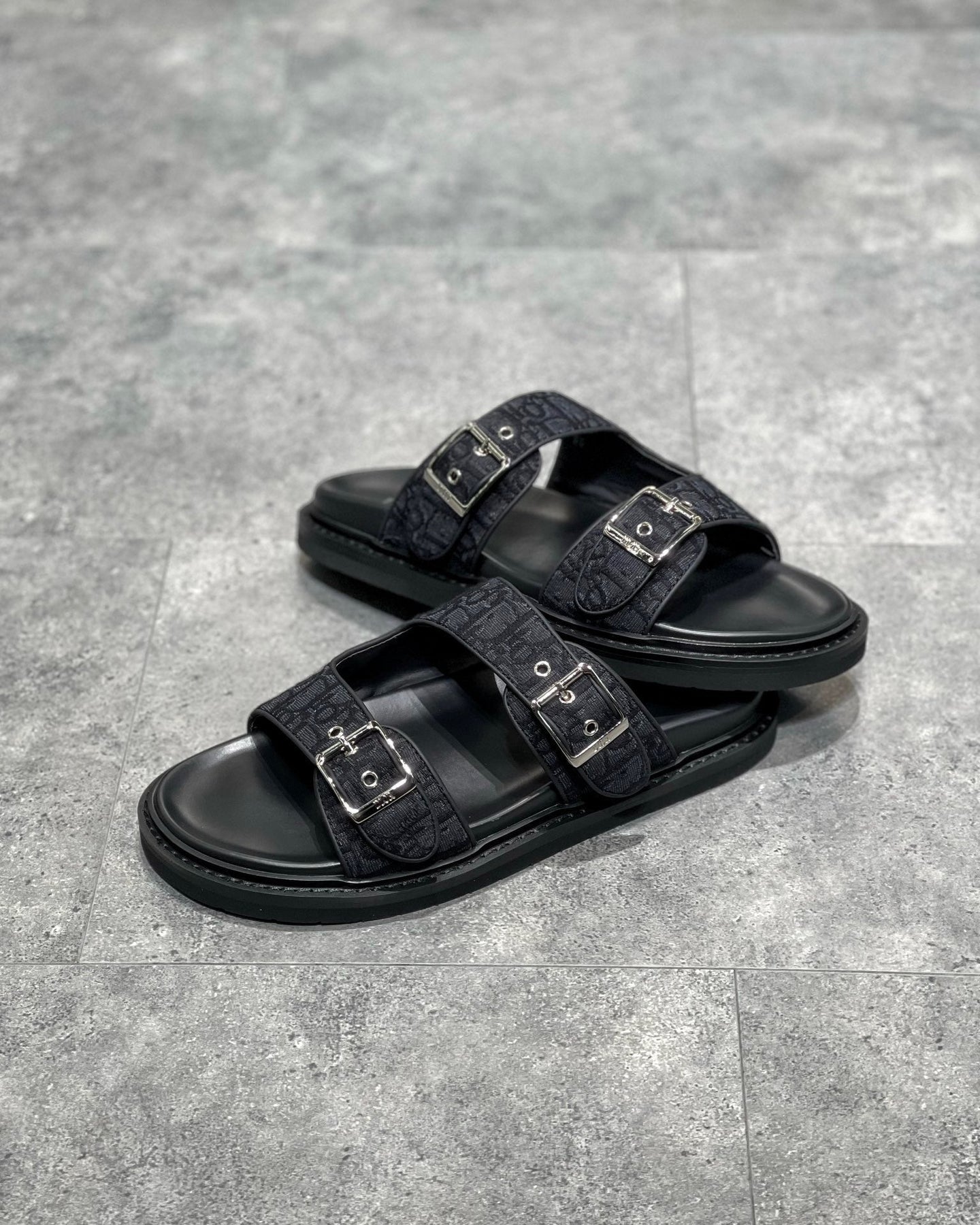 DIO Sandal