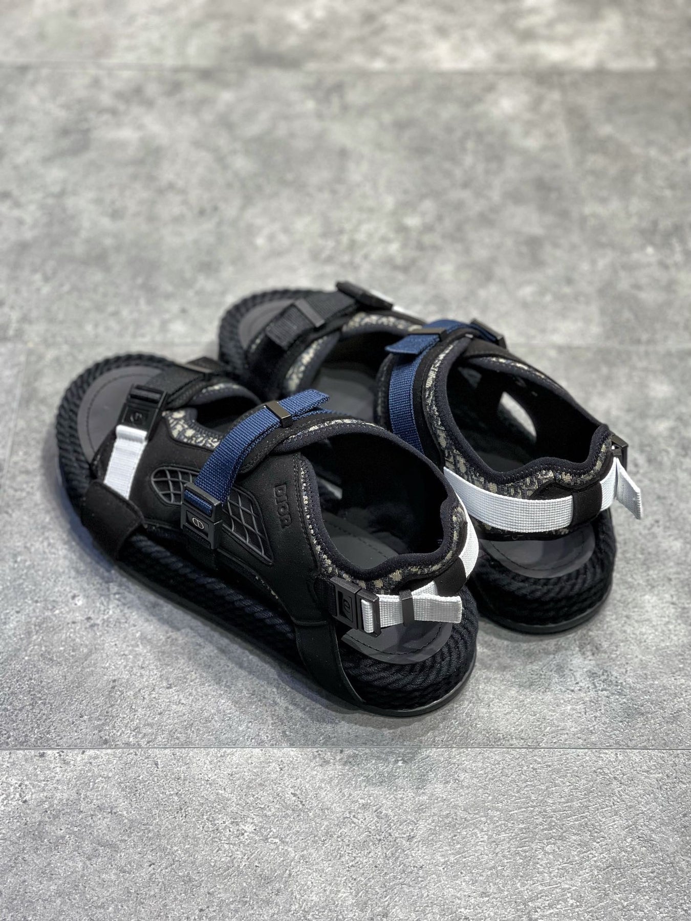 DIO Sandal