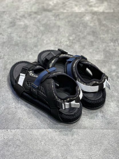 DIO Sandal