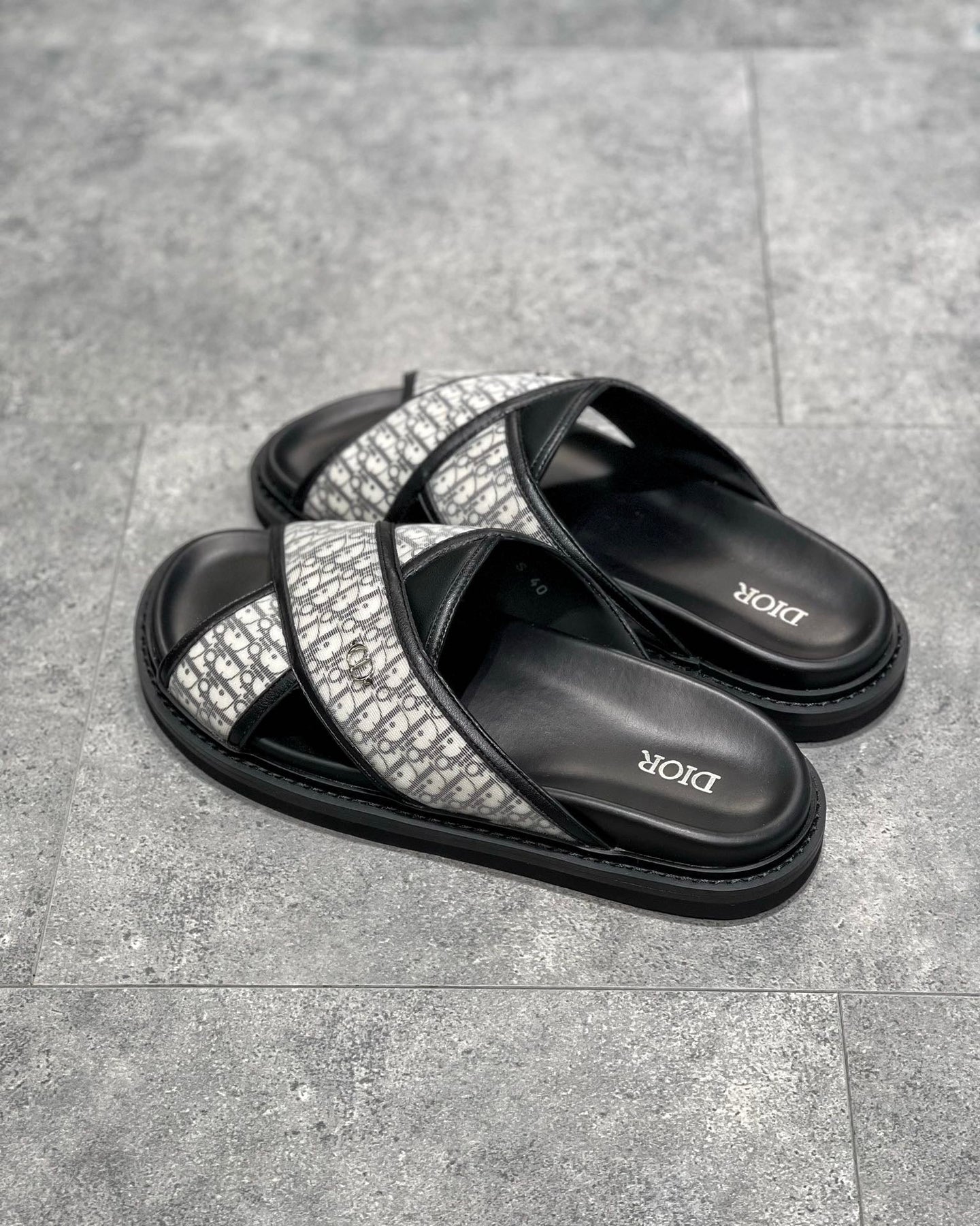 DIO Sandal