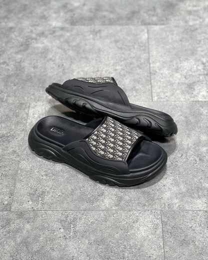 DIO sandal