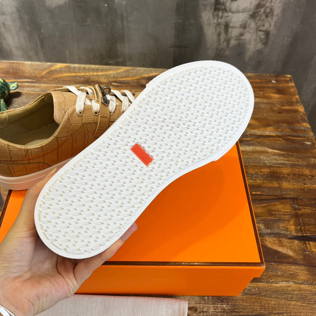 HERM Sneakers