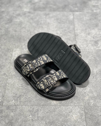 DIO Sandal